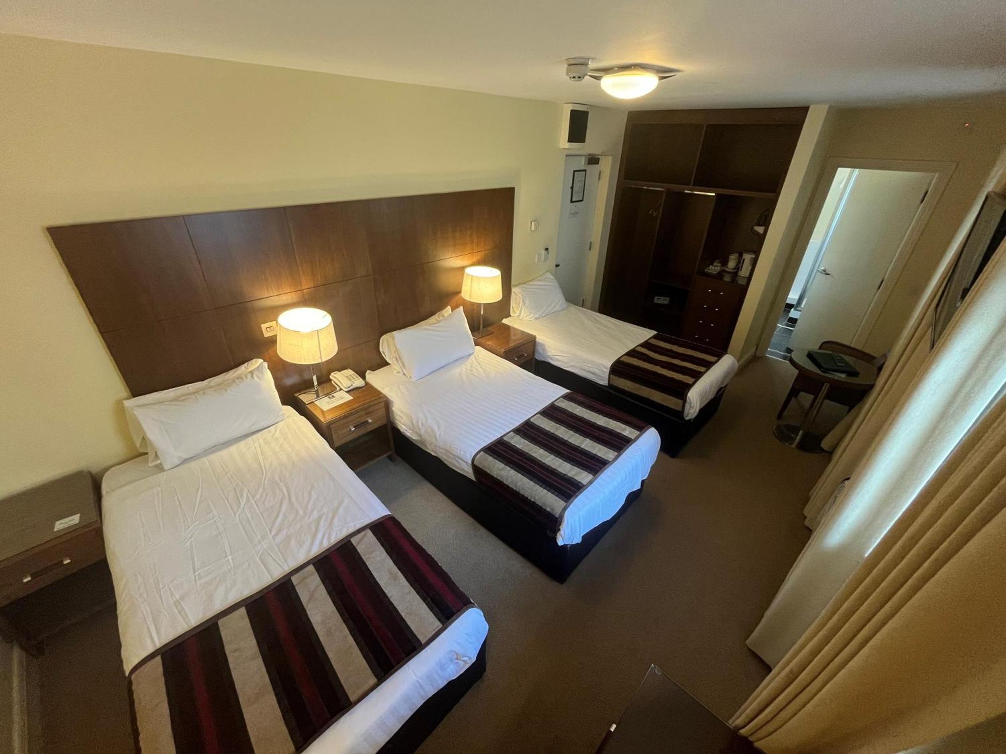 Cryans Hotel County Leitrim Buitenkant foto