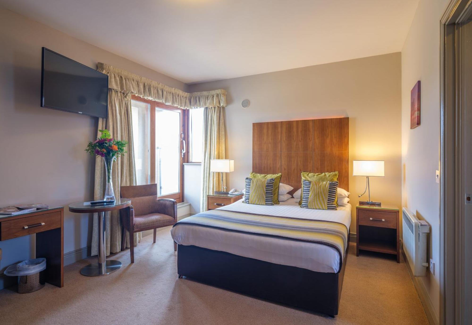 Cryans Hotel County Leitrim Buitenkant foto